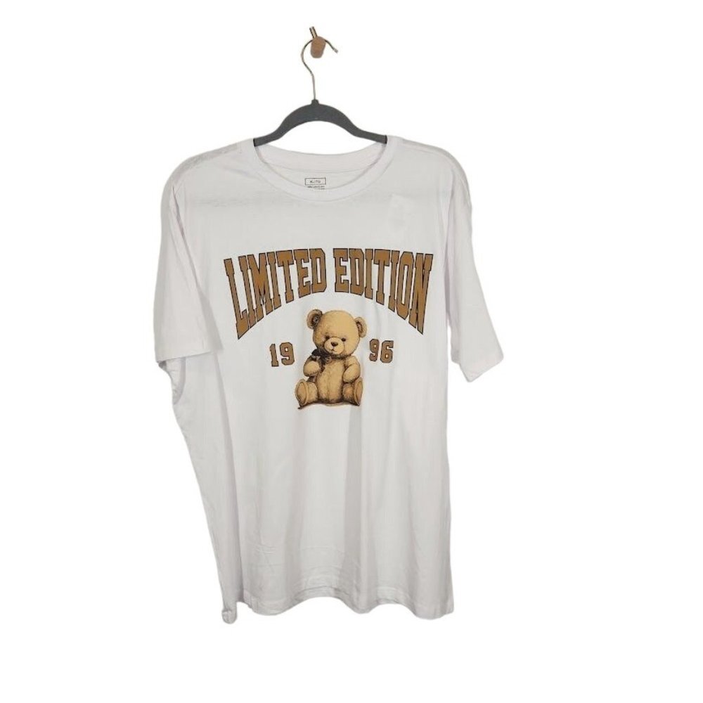 Limited Edition 1995 Bear Short Sleeve Crewneck Graphic Tee in White‎ Size XXL